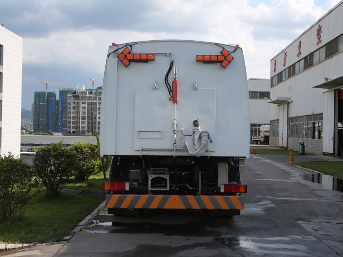 Washing & Sweeping Truck – FLM5180TXSDF6S