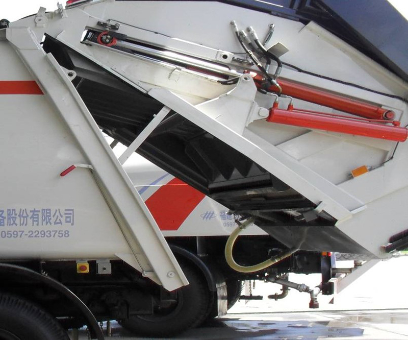 Introduction to the structure and function of FULONGMA compression garbage truck