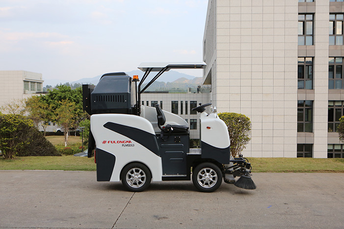 Electric Ride-on Road Sweeper – FLMSD13