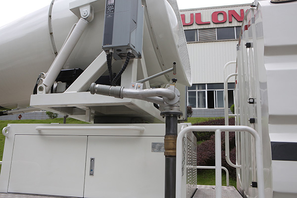 Camion de suppression de poussière multifonctionnel