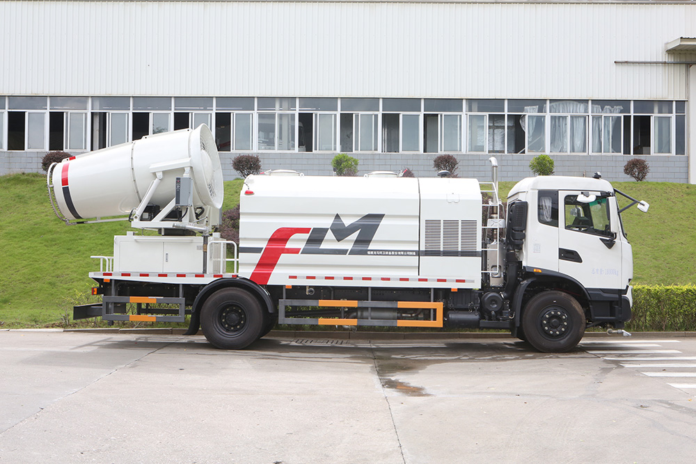 Camion de suppression de poussière multifonctionnel