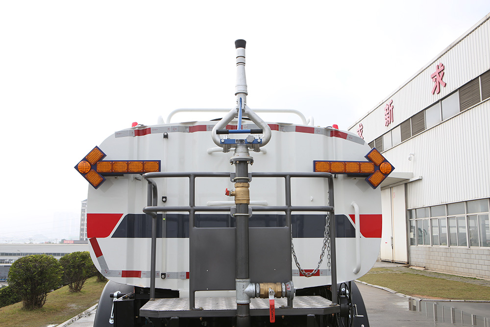 Caractéristiques fonctionnelles et détails de fonctionnement du camion de nettoyage haute pression FULONGMA