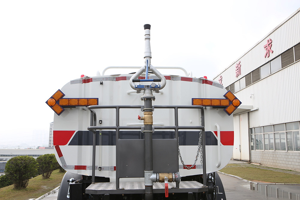 high-pressure cleaning truck