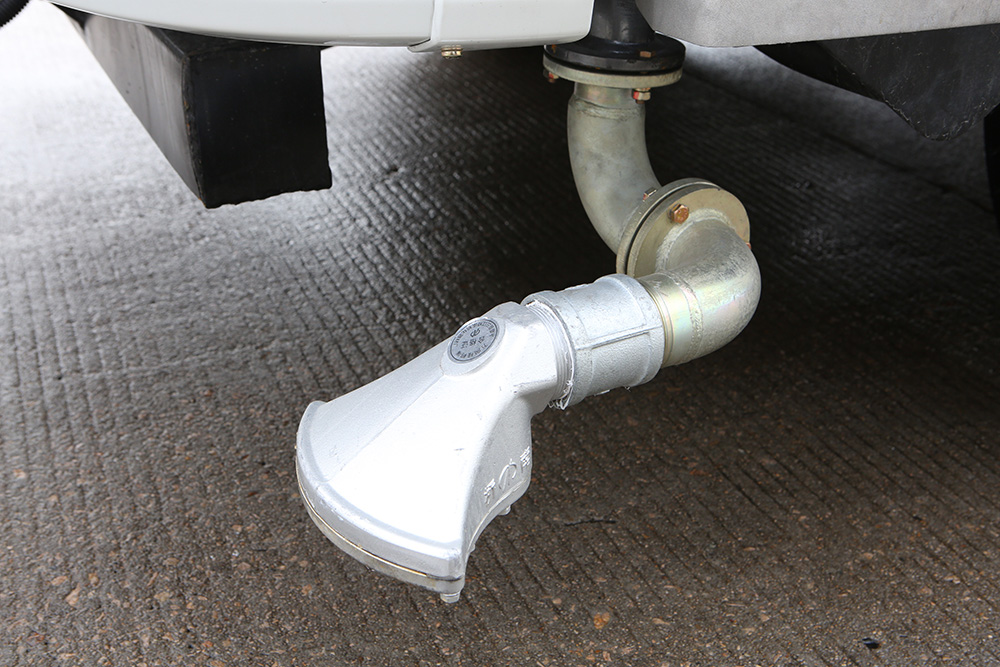 high-pressure cleaning truck