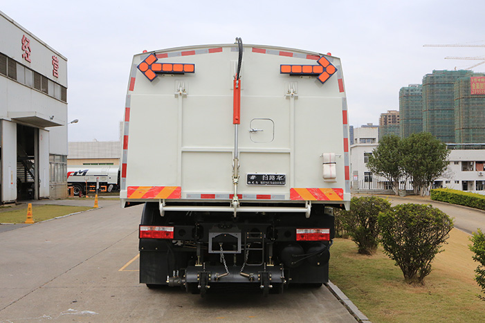 High-efficiency Street Sweeping Truck – FLM5186TSLDG6