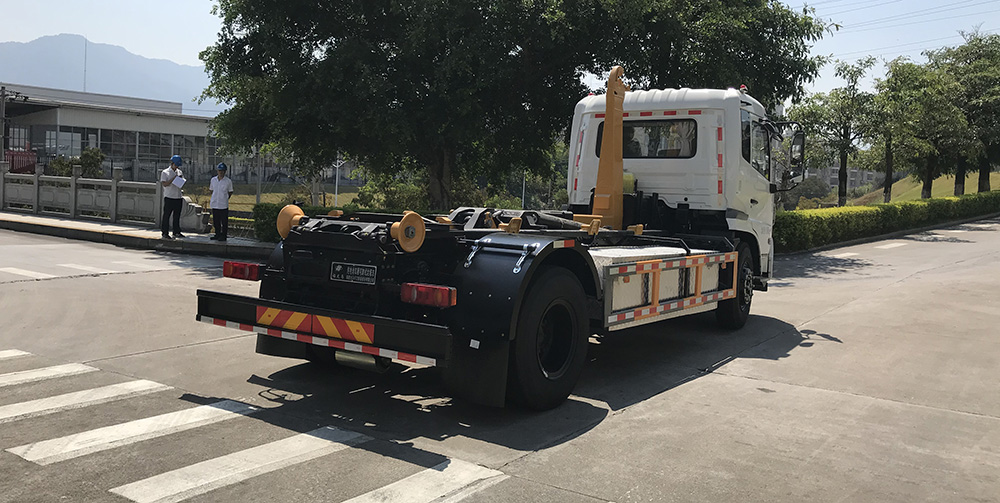 Caractéristiques fonctionnelles et vidéo de travail du camion à ordures à crochet FULONGMA