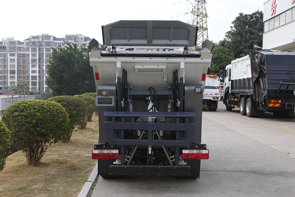 camion à ordures à chargement automatique