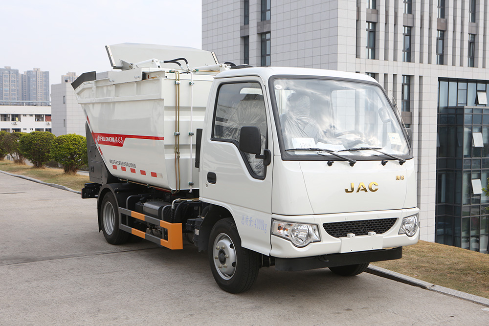 self-loading garbage truck