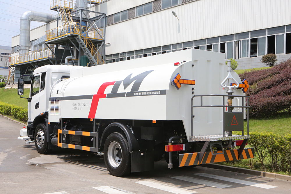 high-pressure cleaning truck