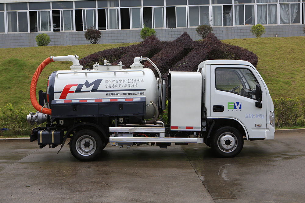 camion d'aspiration des eaux usées purement électrique