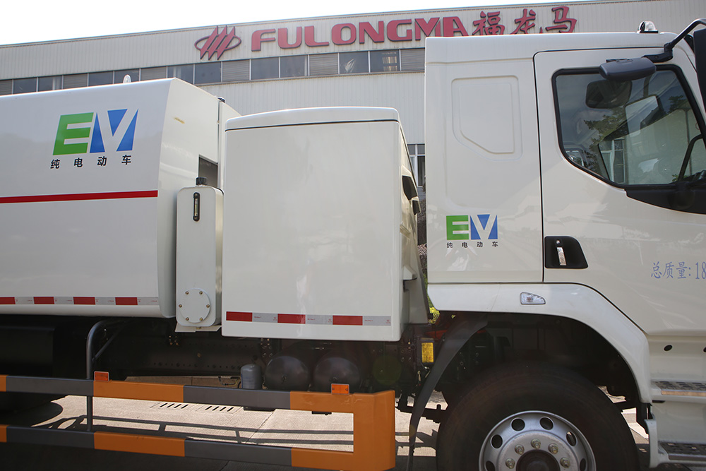 camion compacteur d'ordures purement électrique