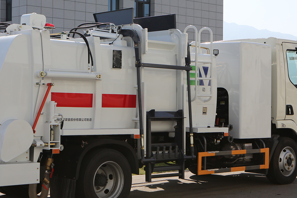 camion de collecte de déchets alimentaires purement électrique