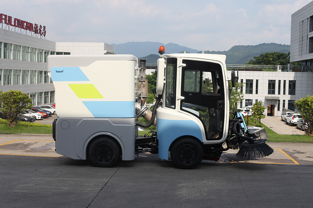 small electric road sweeper