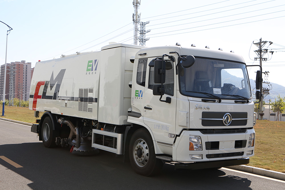 electric vacuum sweeping truck