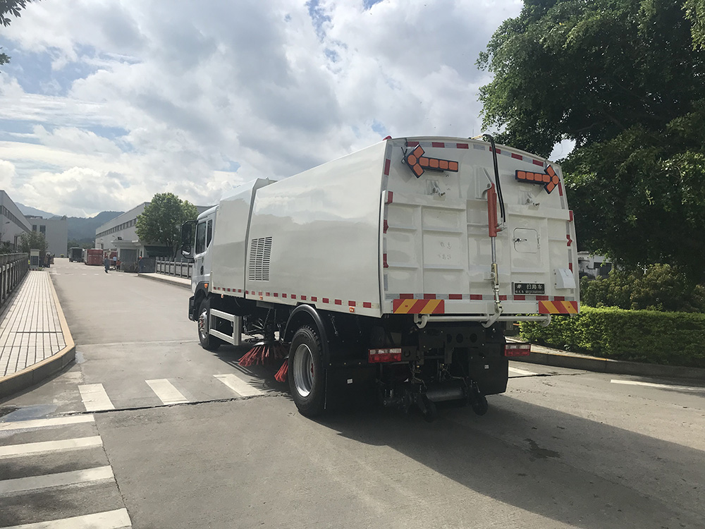 Barredora de carreteras de 18 toneladas