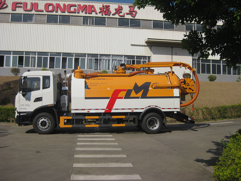 sewer high-pressure cleaning dredge vehicle