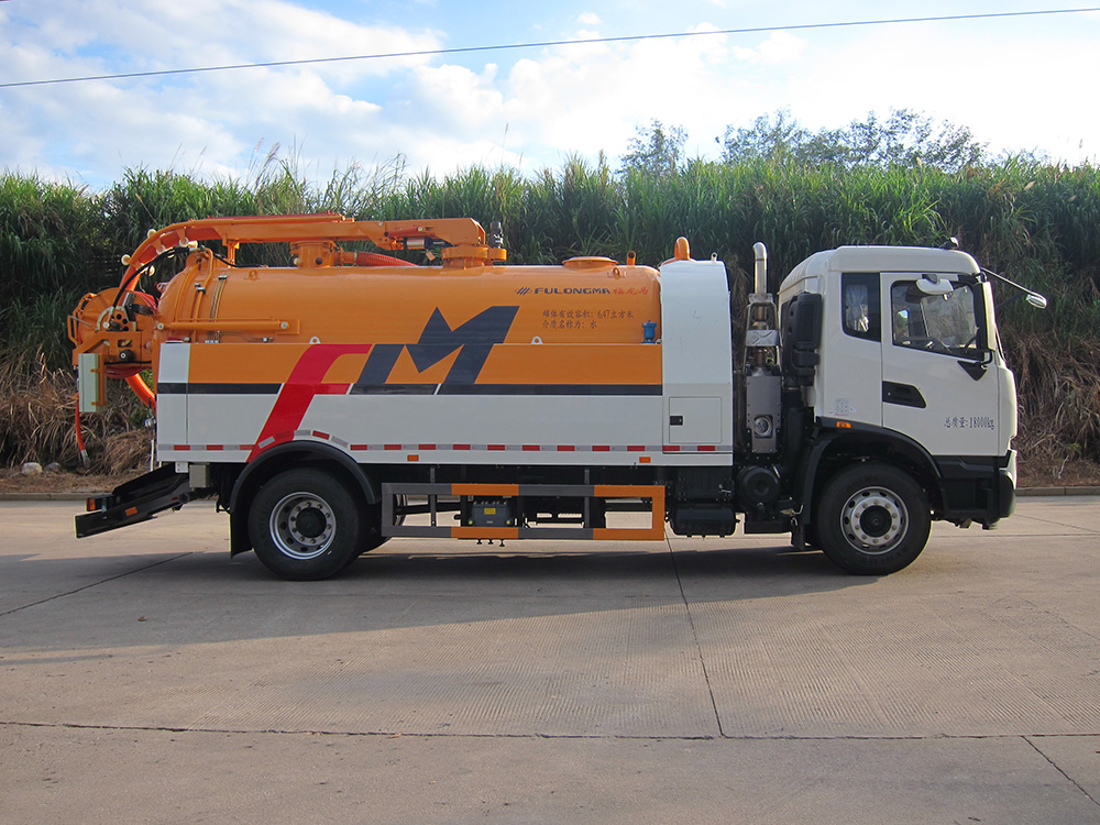 sewer high-pressure cleaning dredge vehicle