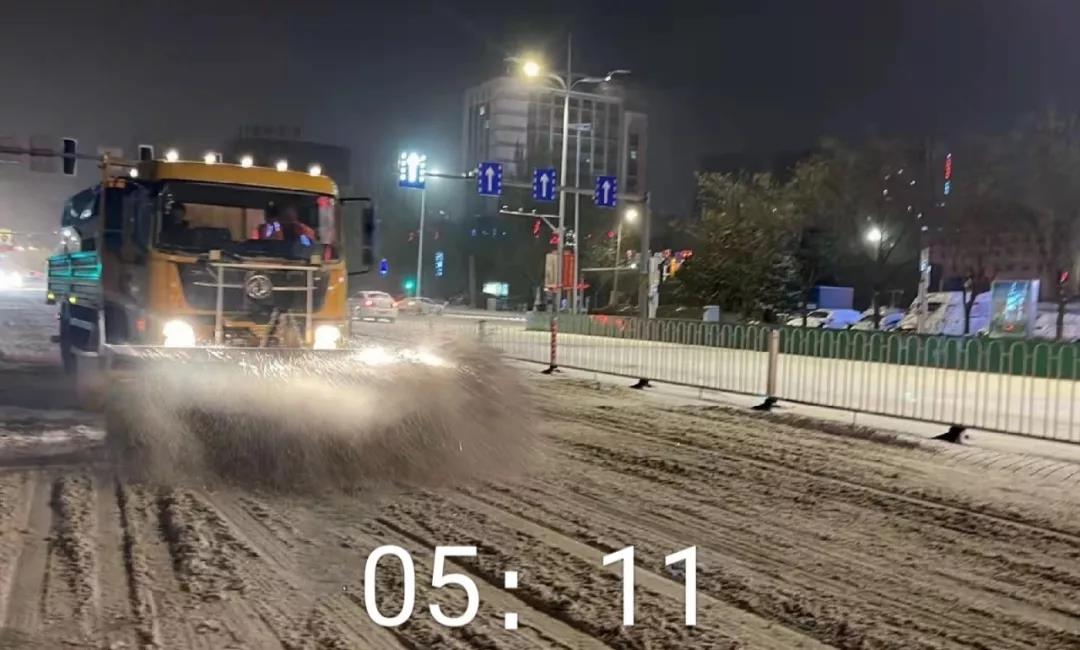 Sudden blizzard, FULONGMA responded quickly to remove snow and thaw the city