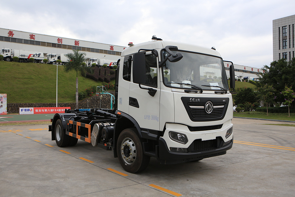 18-ton hook-lift garbage truck