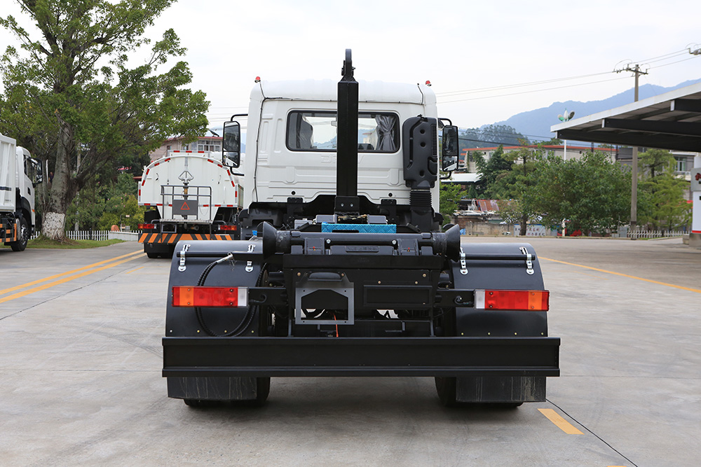 18-ton hook-lift garbage truck