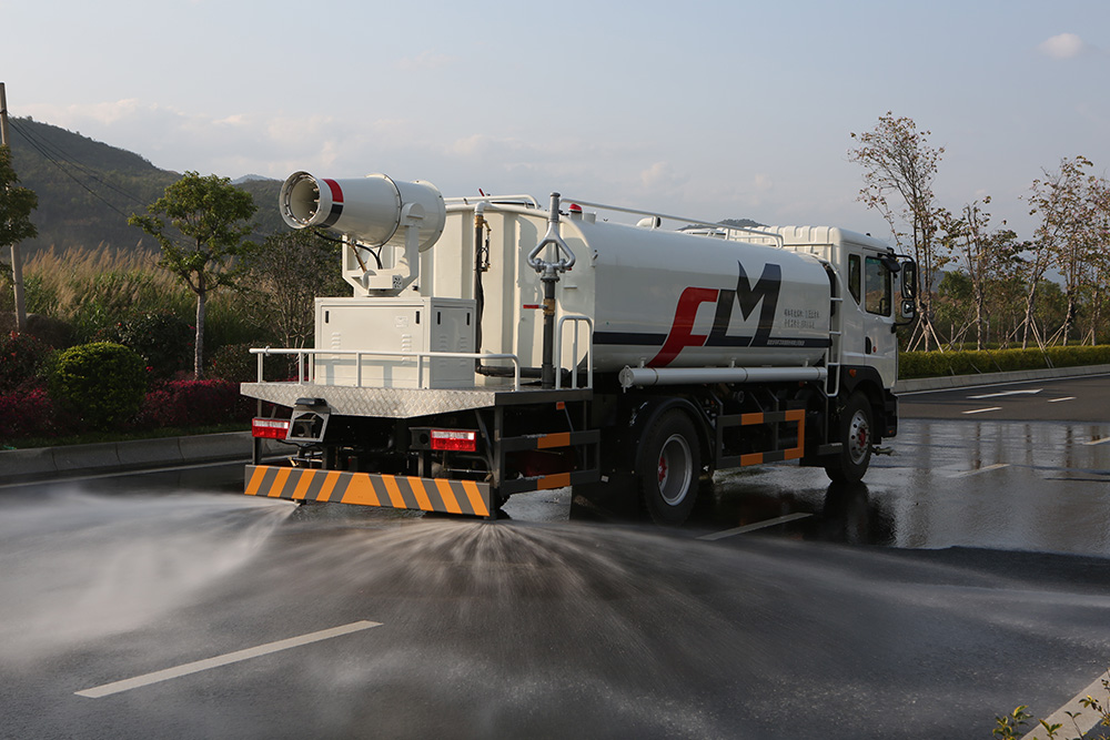 multifunctional dust suppression vehicle