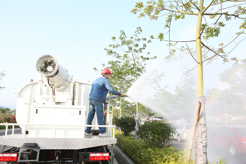 multifunctional dust suppression vehicle