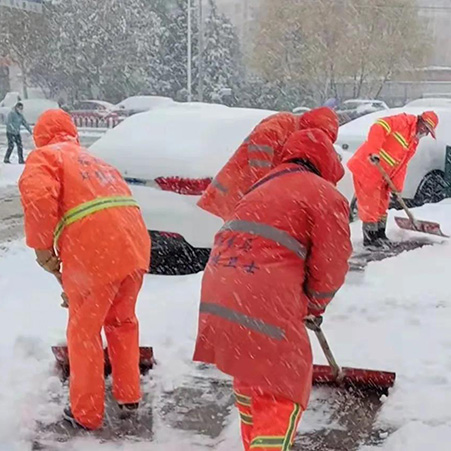 Sudden blizzard, FULONGMA responded quickly to remove snow and thaw the city