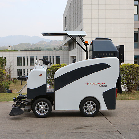 Performance and characteristics of FULONGMA small electric cab sweeper