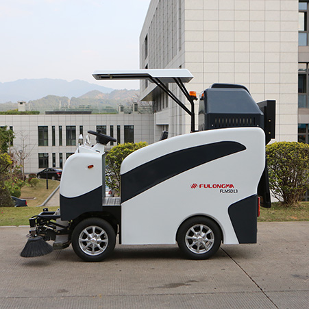 Performance and characteristics of FULONGMA small electric cab sweeper