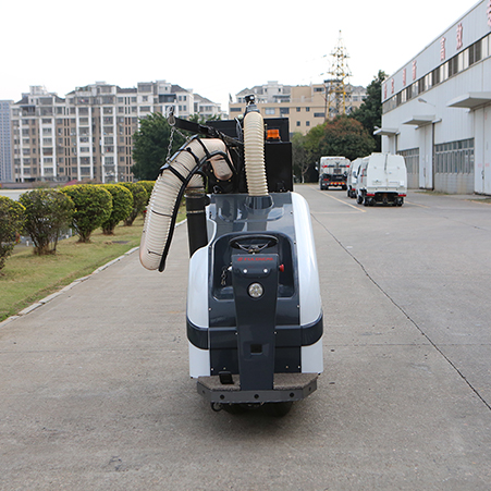 How to clean the fallen leaves on the lawn? FULONGMA small electric street vacuum sweeper will solve it for you