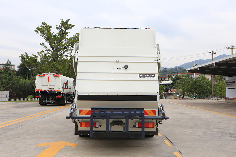 camion à ordures au gaz naturel comprimé