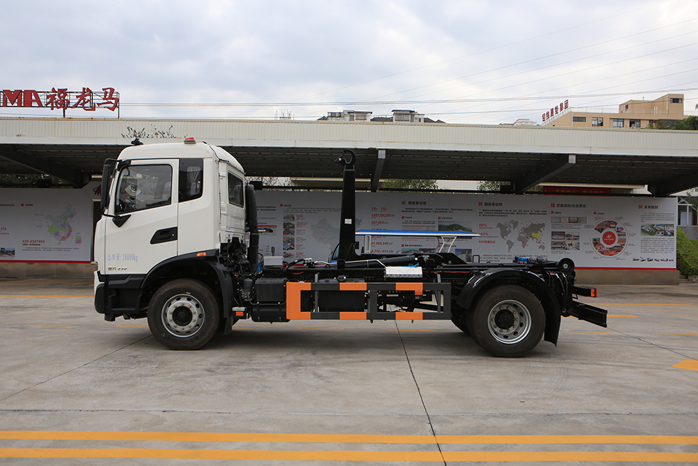 Camion à ordures à bras à crochet