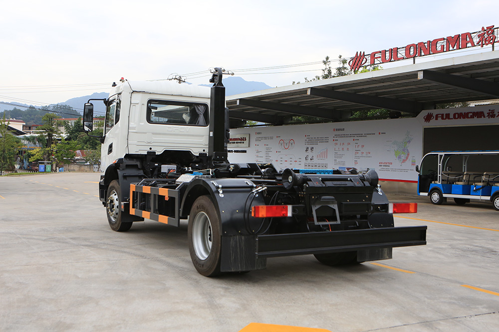 Camion à ordures à bras à crochet