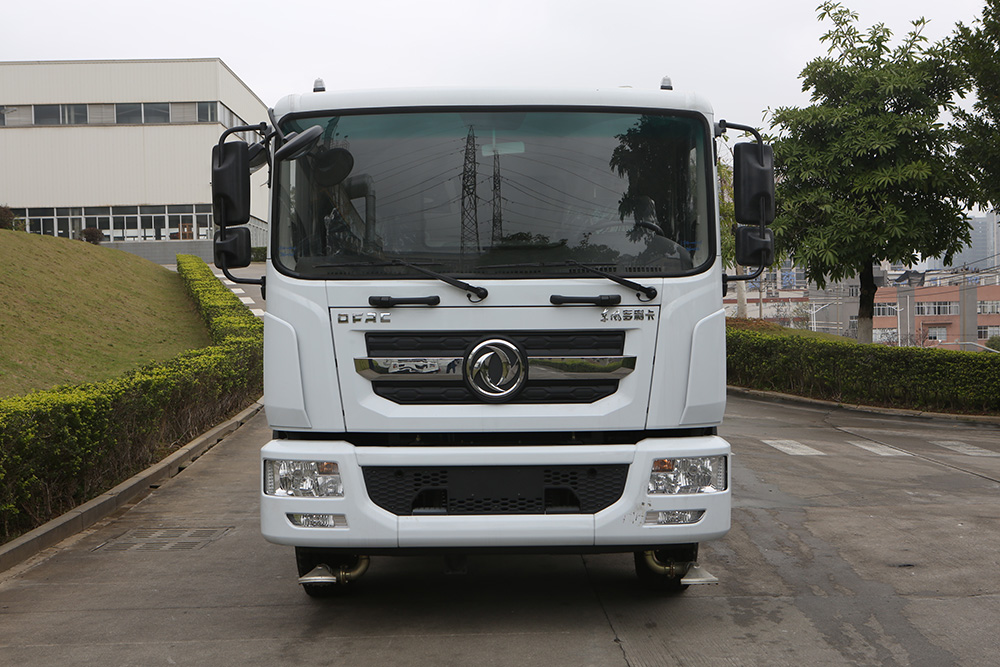 camion de nettoyage et de balayage au gaz naturel