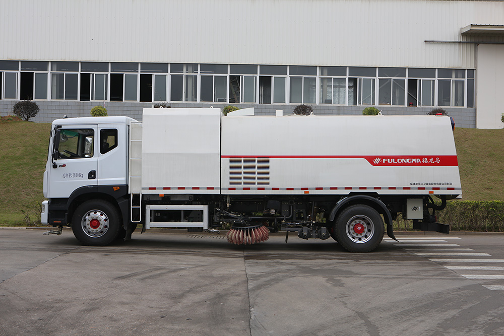 natural gas cleaning and sweeping truck