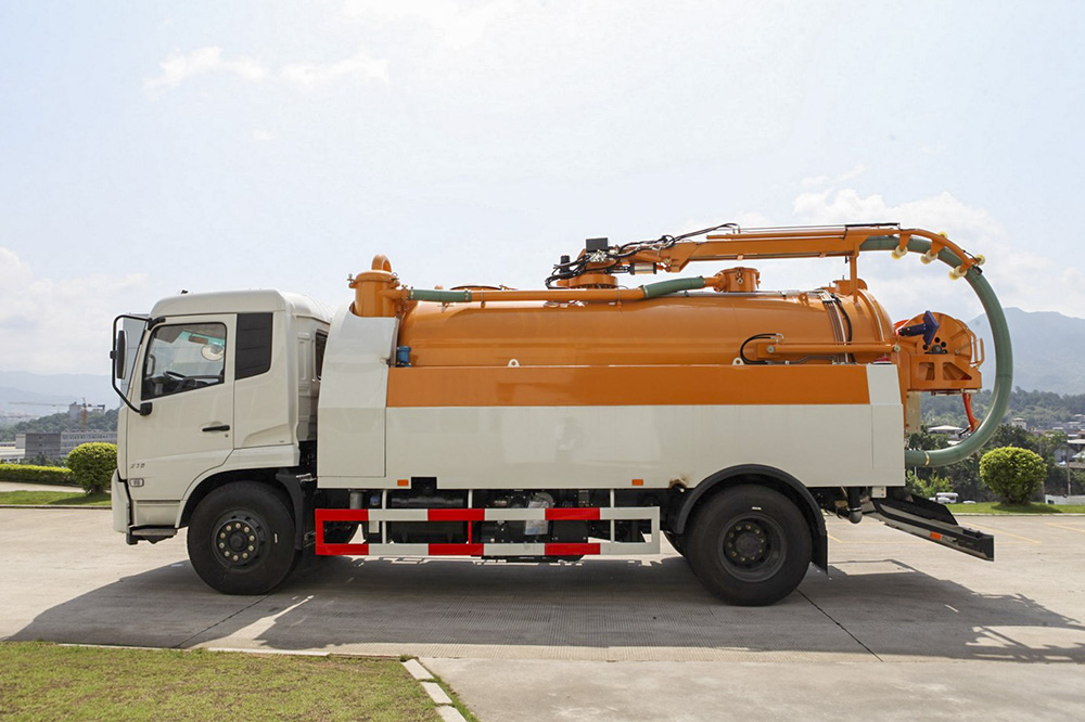 sewer dredging vehicle