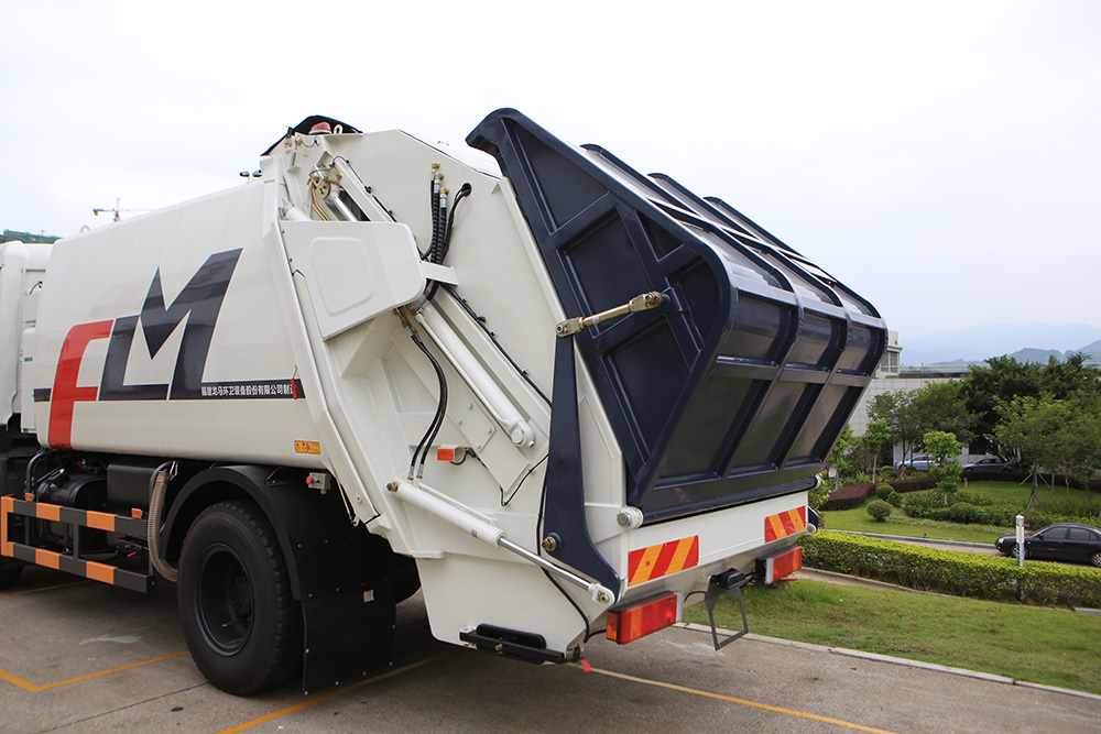 camion à ordures à compression de taille moyenne de 12 tonnes