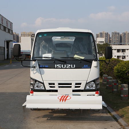Configuration and functional advantages of FULONGMA medium-sized 7-ton high-pressure cleaning truck