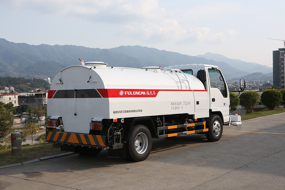 high-pressure cleaning truck