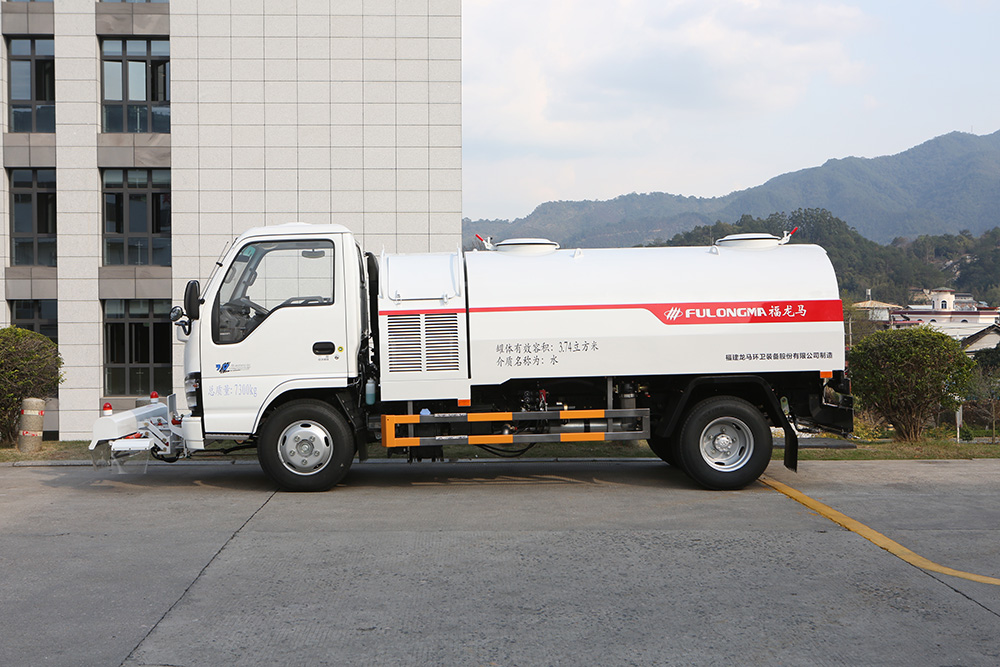 high-pressure cleaning truck