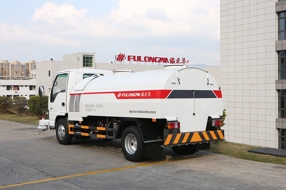 high-pressure cleaning truck