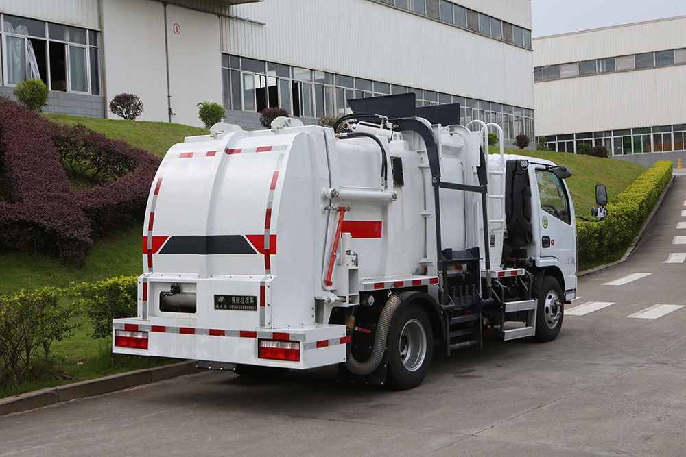 kitchen garbage truck