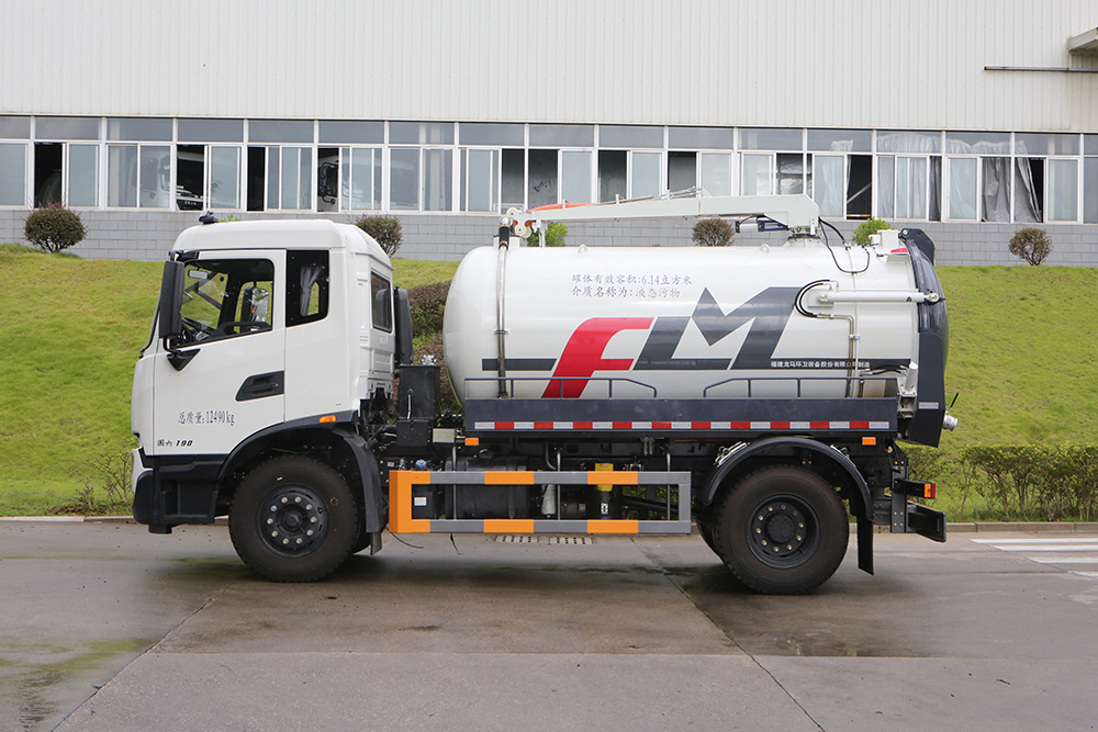 12 cubic sewage suction truck