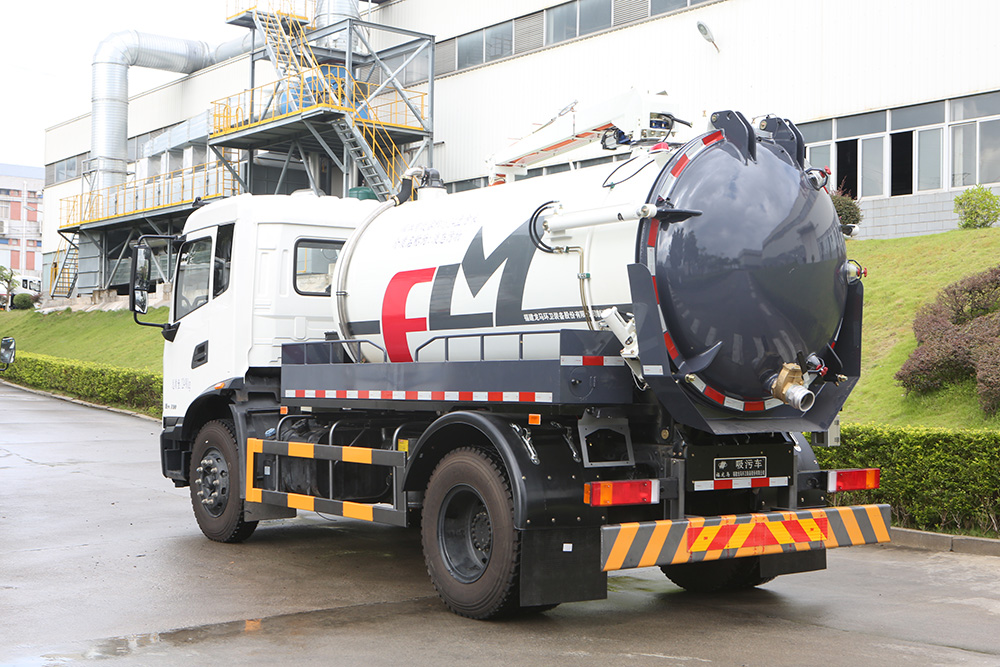 12 cubic sewage suction truck