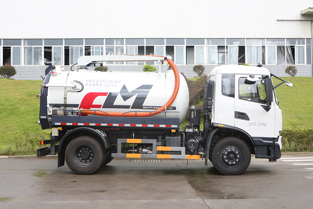 12 cubic sewage suction truck