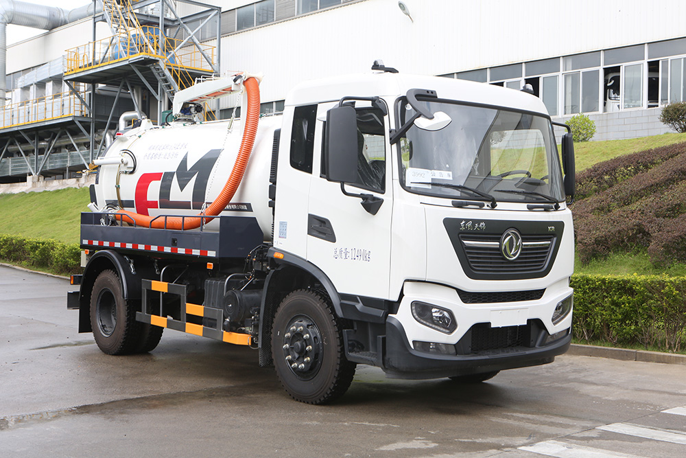 12 cubic sewage suction truck