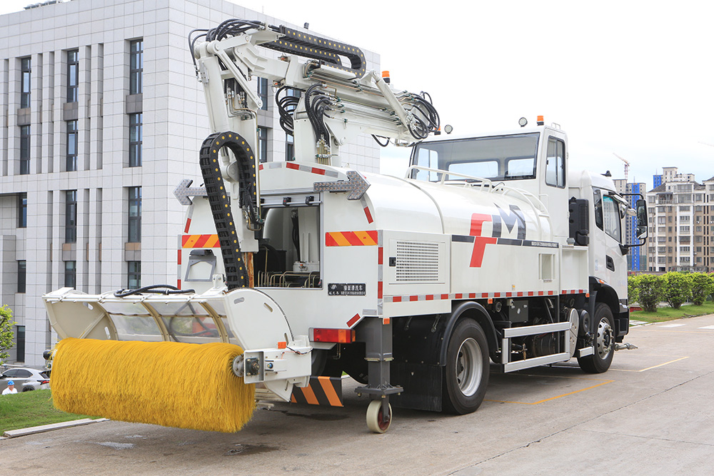 tunnel wall cleaning vehicle
