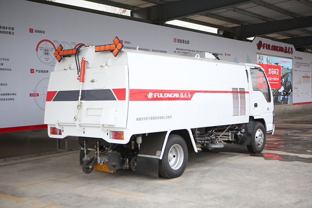 small 7-ton road sweeper