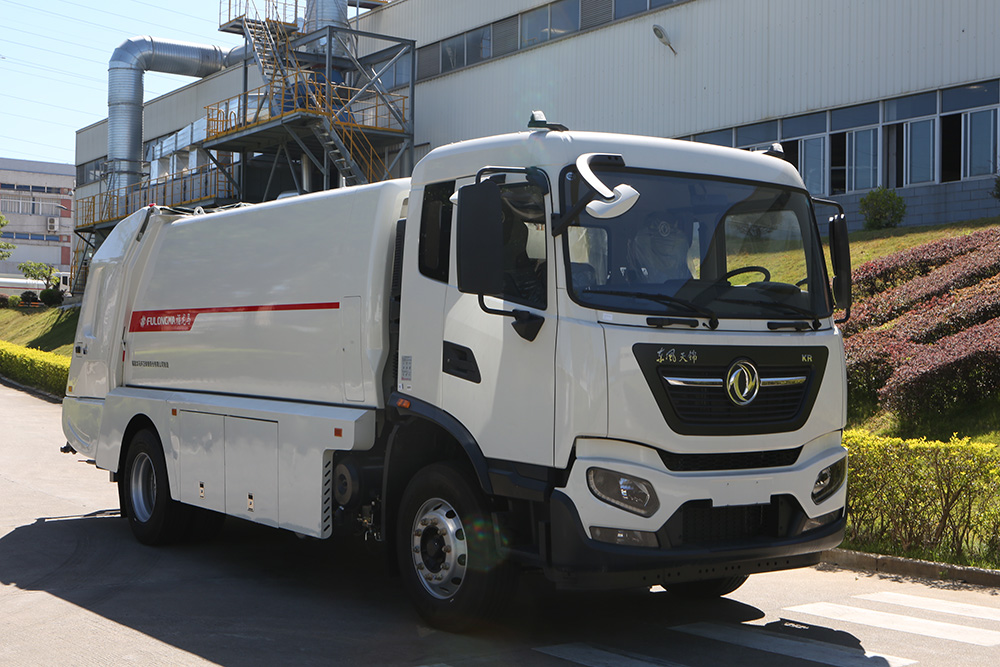 large 18-ton compression garbage truck