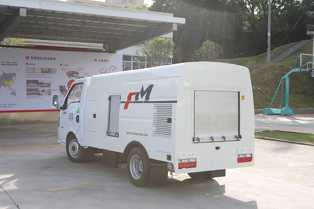 pure electric road maintenance vehicle